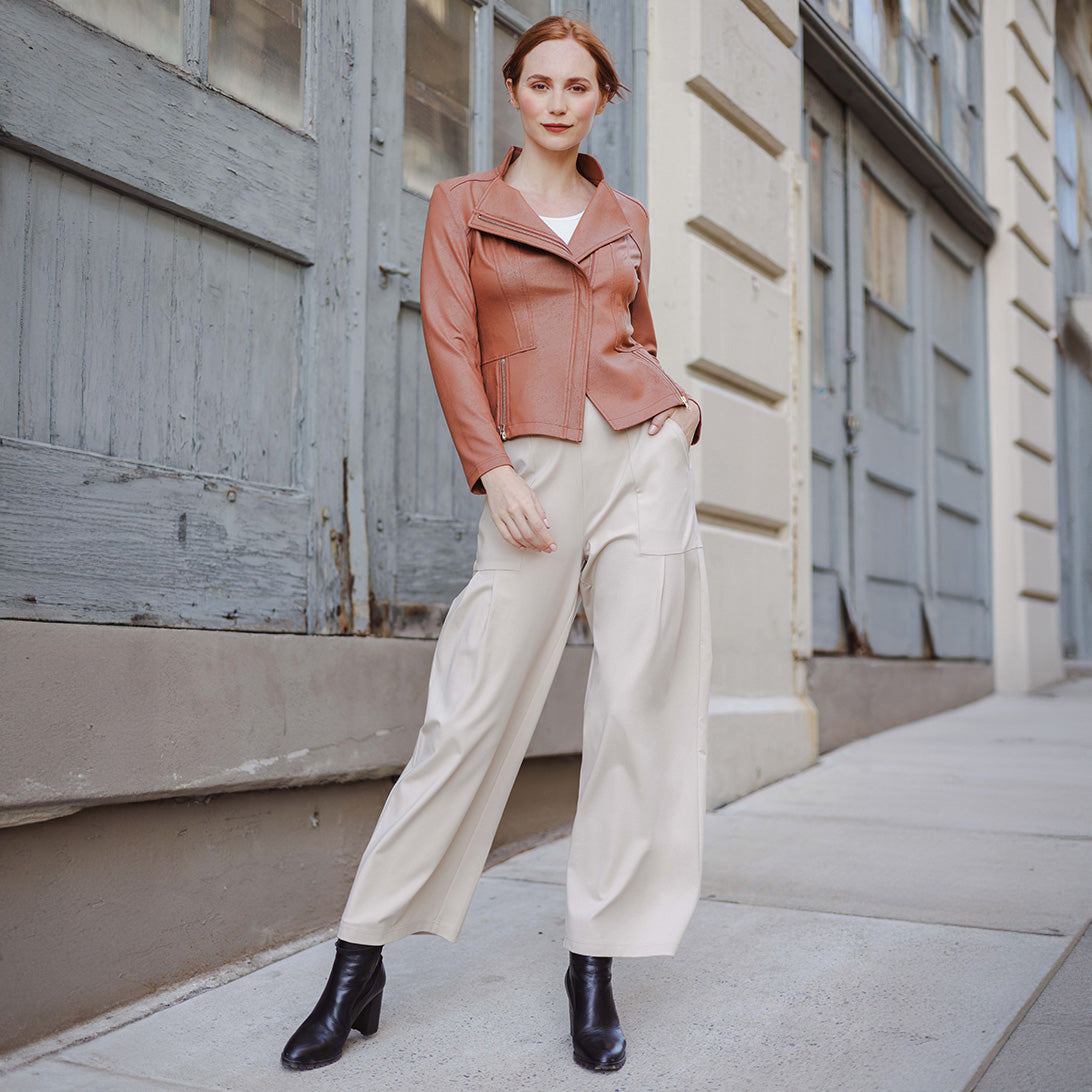 Rayon-Ponte Knit - Pleated Wide Leg Pocket Pant - Khaki | Clara Sunwoo Top Pick