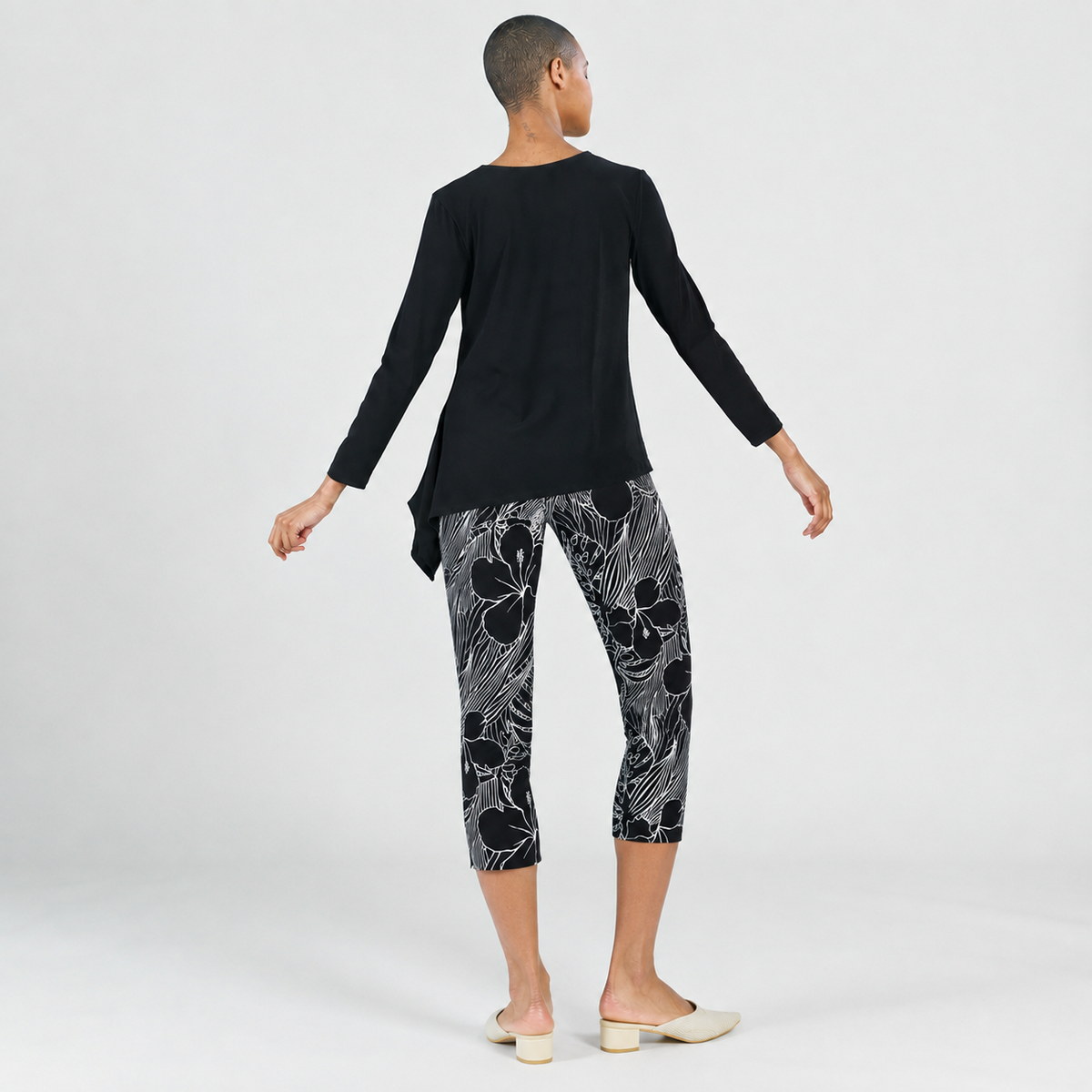 V-Neck Side Flow Top - Black - Final Sale | Clara Sunwoo Trusted